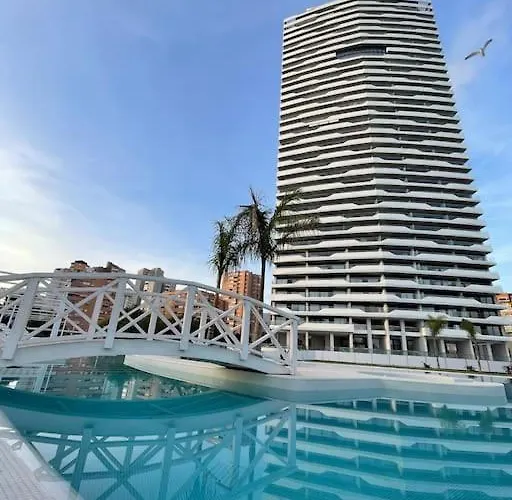 Luxury On The 31St Floor, Sea Views, Spa And Pool