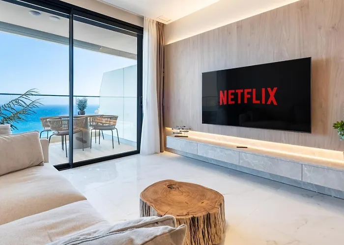 Luxury On The 31St Floor, Sea Views, Spa And Pool *
